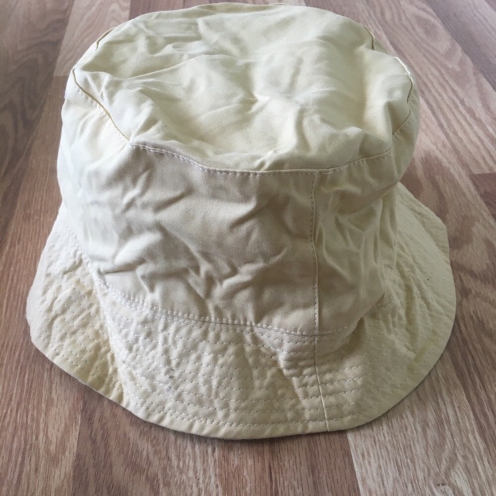 ‼️BUY ONE IN FULL PRICE, GET ONE FREE‼️ Burberry Fabric Reversible Bucket Hat